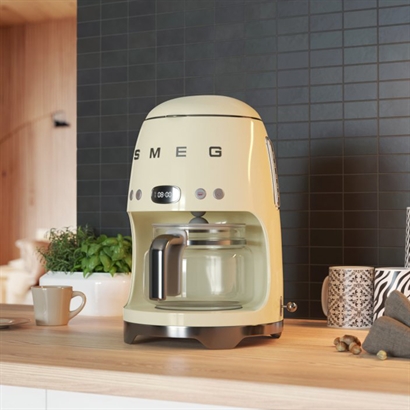 SMEG Kaffemaskine. Italiensk topkvalitet - 2 farver - Vejledende udsalgspris 1999,- 