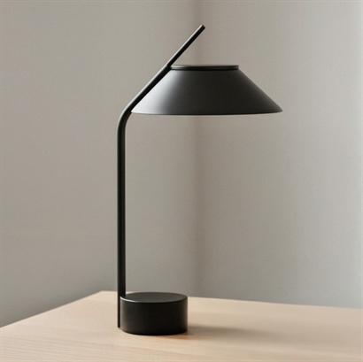 Stelton Vinkel LED Lampe, Portable I Sort Vejl. Udsalgspris 999,- 
