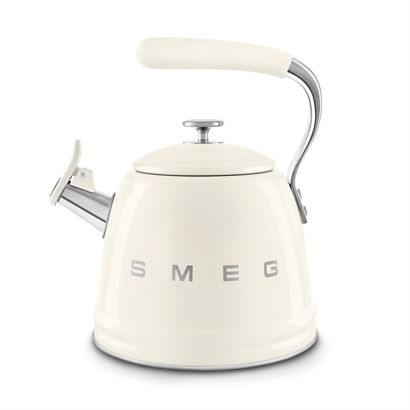 SMEG Vandkedel med fløjte. 3  farver - Vejledende udsalgspris 999,- 