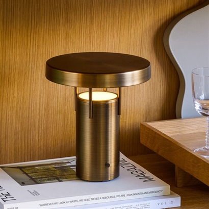 BringMe Transportabel Lampe i 2 farver - Vejledende Udsalgspris 749,- 