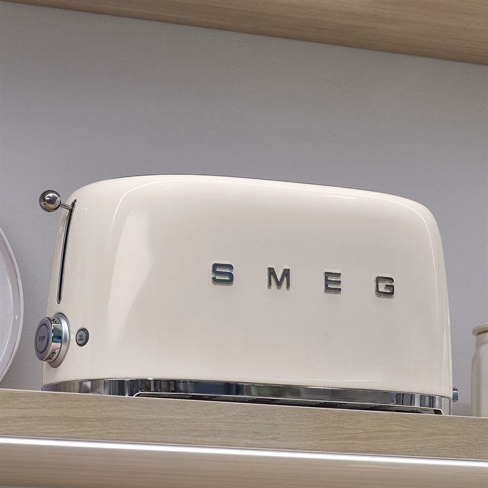 SMEG Ikonisk italiensk brødrister til 4 skiver brød - 3 farver - Vejledende udsalgspris 1799,- 